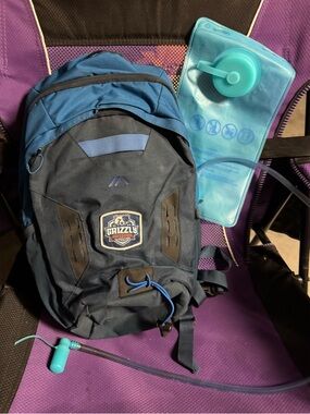 Grizzly Hydration Backpack in Navy Blue with Hydration Reservoir